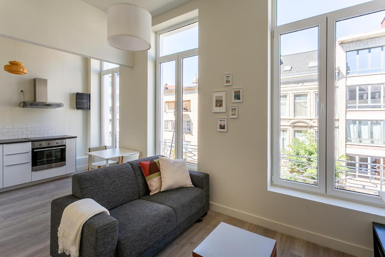 Nice Furnished Appartement Aaa- Location Anversa Esterno foto